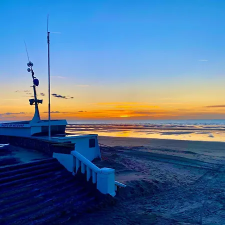 بيت للعطل La Petite Maison Rouge *